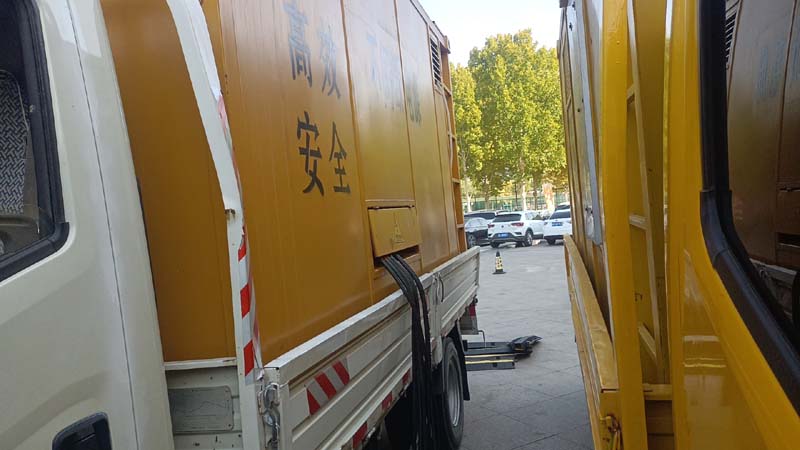 晋源如何判断柴油发电机组和UPS电源的切换时间是否符合要求？